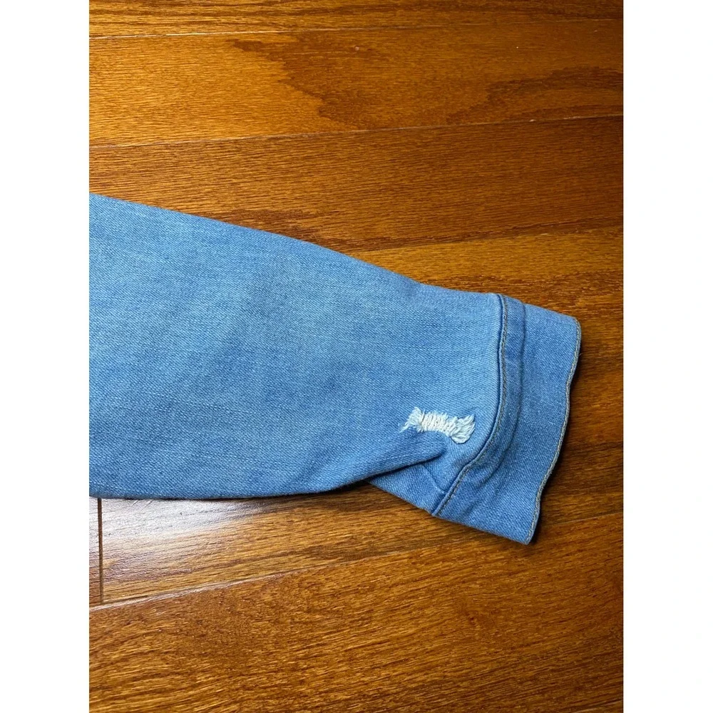 Levi's Light Wash‎ Distressed Denim Jacket Size Medium/10-12 Years